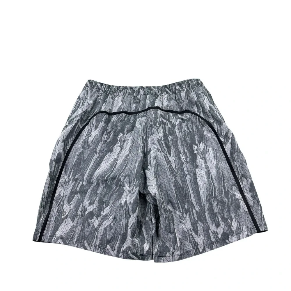 Lululemon Gray Geometric Performance Pace Breaker Lined Athletic Shorts Mens L